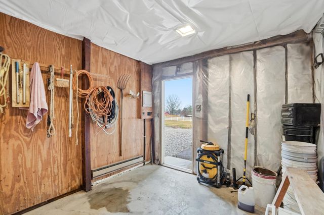 2270 Ginder Road NW, Lancaster, OH 43130