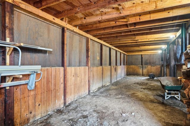 2270 Ginder Road NW, Lancaster, OH 43130