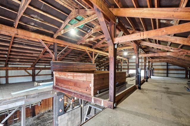 2270 Ginder Road NW, Lancaster, OH 43130