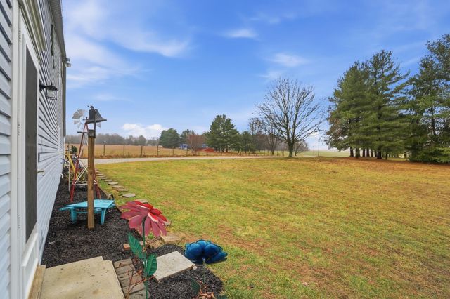 2270 Ginder Road NW, Lancaster, OH 43130