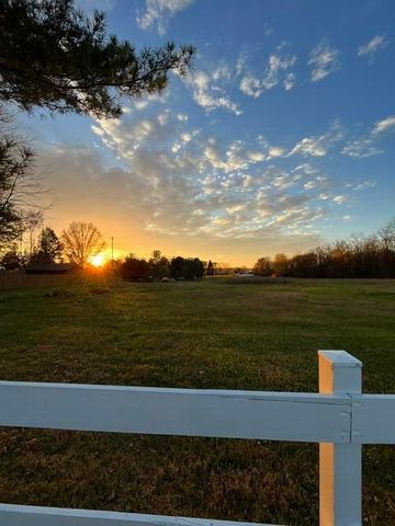 2270 Ginder Road NW, Lancaster, OH 43130