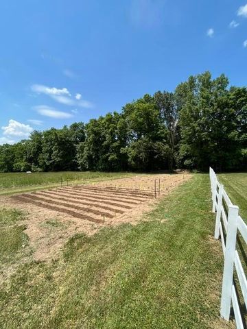 2270 Ginder Road NW, Lancaster, OH 43130