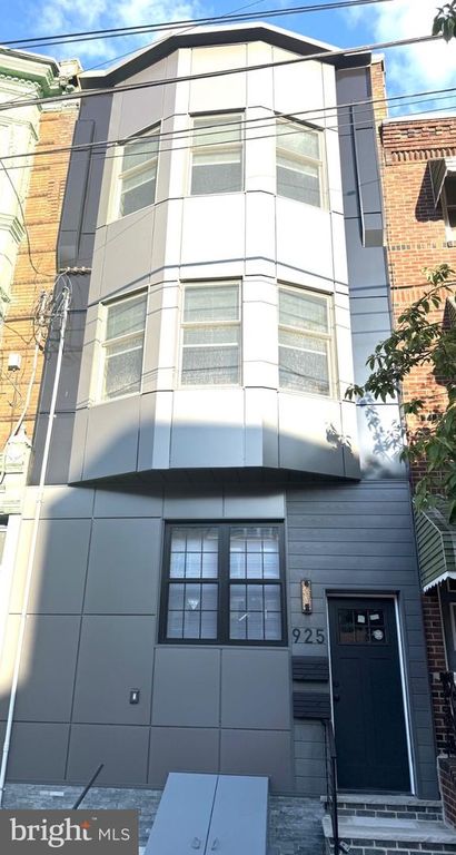 925 S 11TH ST, PHILADELPHIA, PA 19147 — exterior