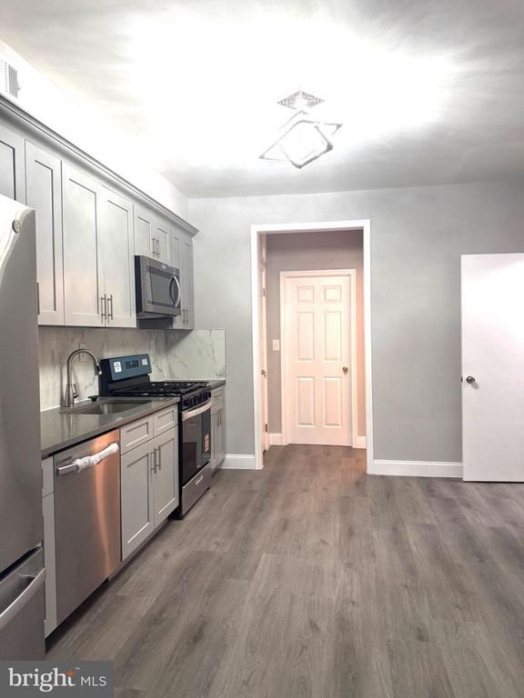 925 S 11TH ST, PHILADELPHIA, PA 19147 — photo 3