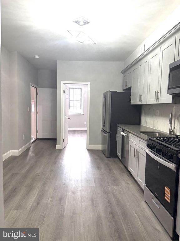 925 S 11TH ST, PHILADELPHIA, PA 19147 — photo 4