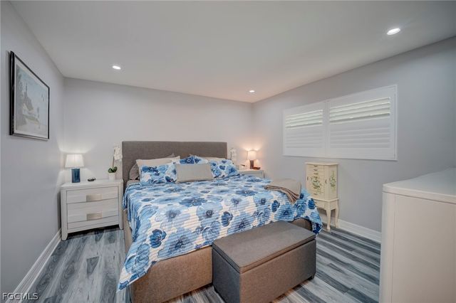 1089 N Town And River DR, Fort Myers, FL 33919