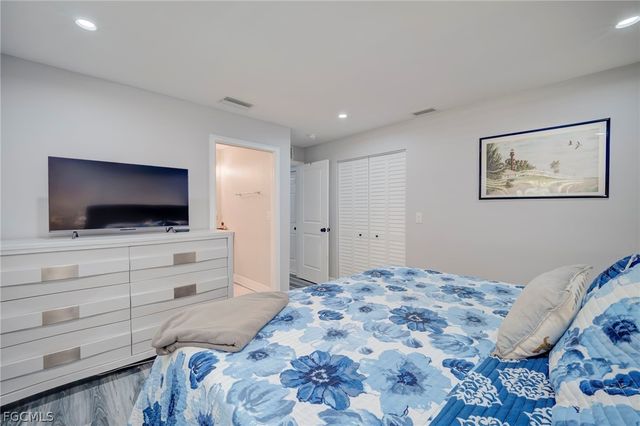 1089 N Town And River DR, Fort Myers, FL 33919