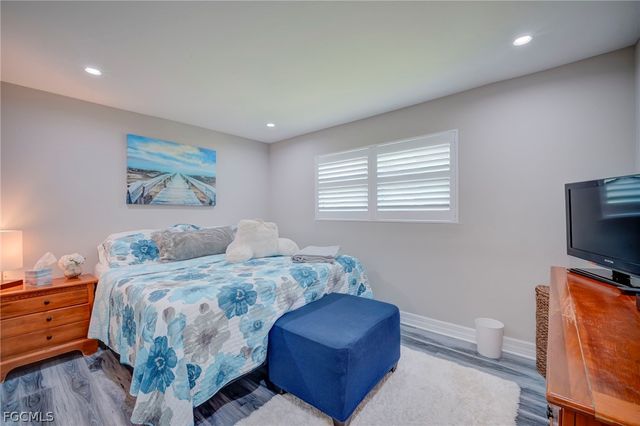 1089 N Town And River DR, Fort Myers, FL 33919