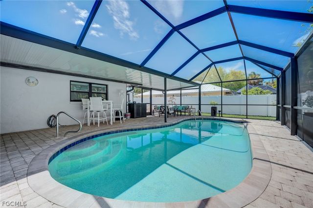 1089 N Town And River DR, Fort Myers, FL 33919