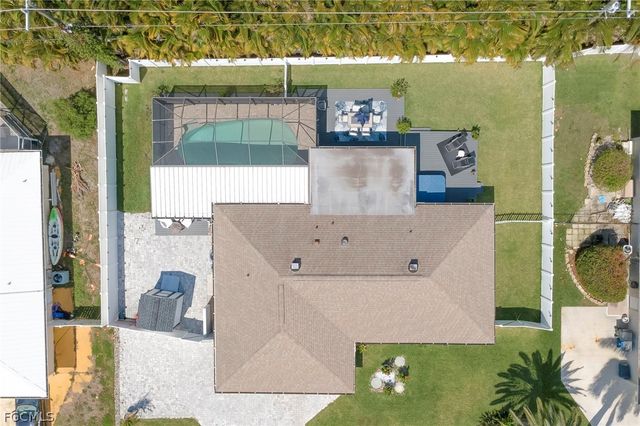 1089 N Town And River DR, Fort Myers, FL 33919