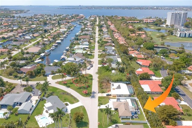 1089 N Town And River DR, Fort Myers, FL 33919