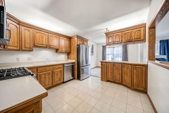 251 Tamarack Drive, Bloomingdale, IL 60108