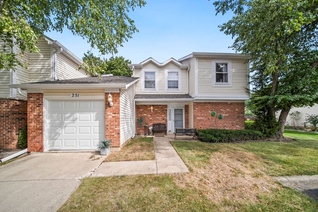 251 Tamarack Drive, Bloomingdale, IL 60108