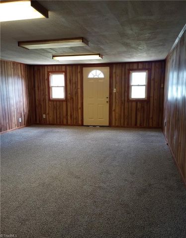 4077 Ramseur Julian Road, Liberty, NC 27298