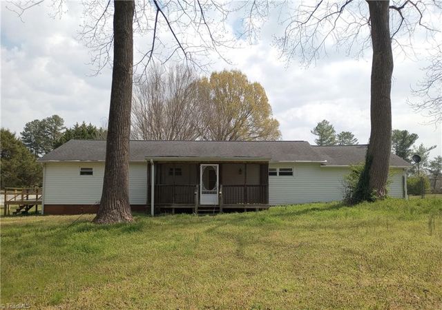 4077 Ramseur Julian Road, Liberty, NC 27298