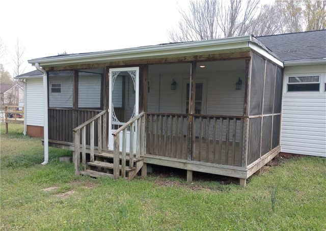 4077 Ramseur Julian Road, Liberty, NC 27298