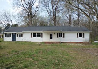 4077 Ramseur Julian Road, Liberty, NC 27298