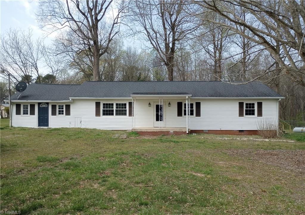 4077 Ramseur Julian Road, Liberty, NC 27298