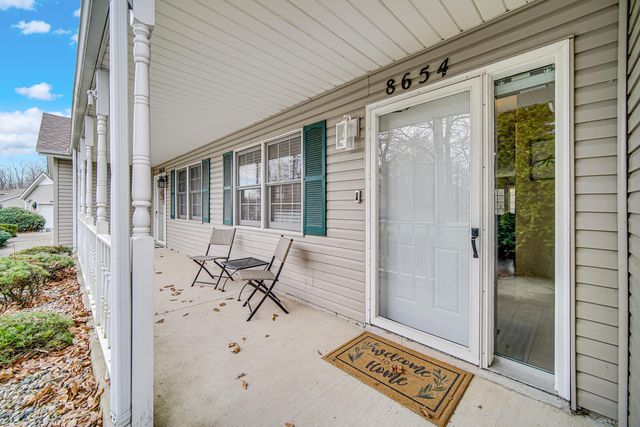 8654 Kelly Drive, St. John, IN 46373