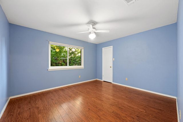 9409 Braeburn GLN, Austin, TX 78729