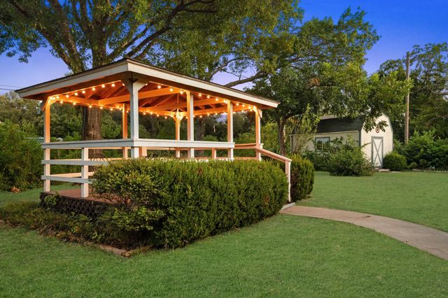 9409 Braeburn GLN, Austin, TX 78729