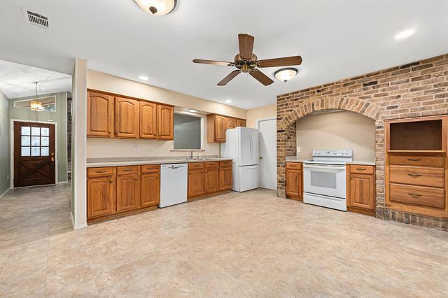 9409 Braeburn GLN, Austin, TX 78729