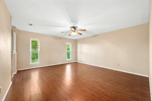 9409 Braeburn GLN, Austin, TX 78729