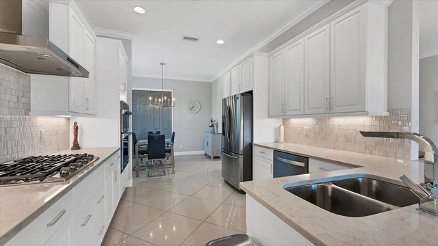 6204 TROPHY LANE, Bradenton, FL 34210