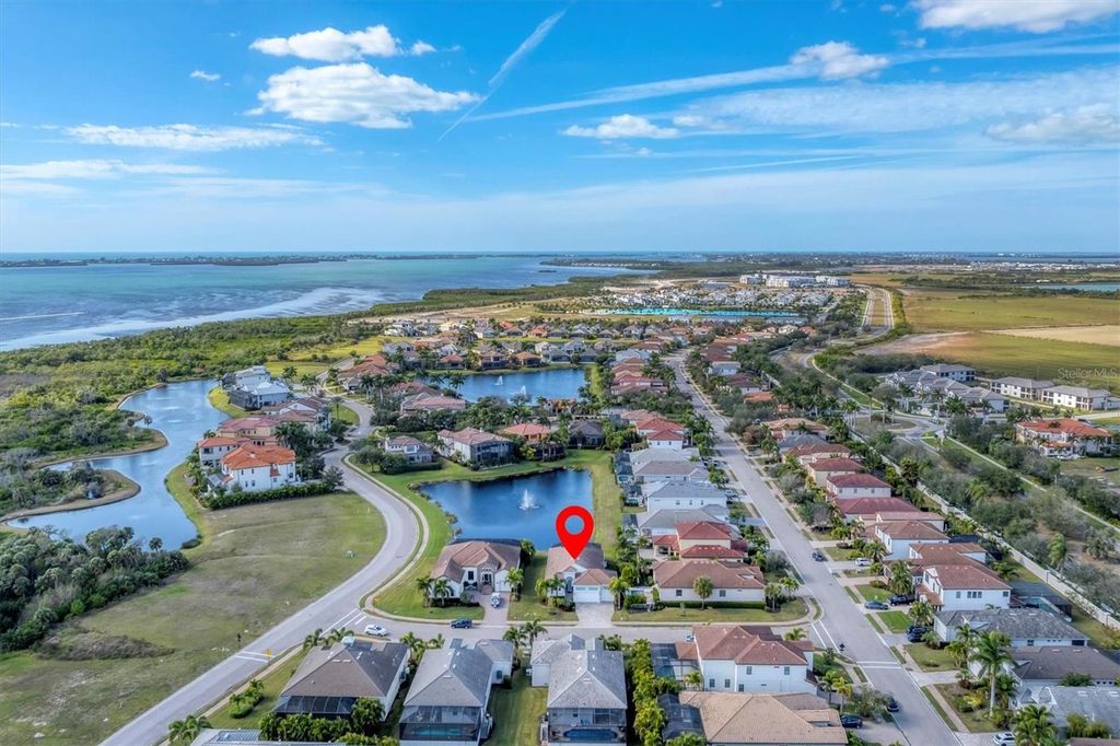 Image 3 of property listing at 6204 TROPHY LANE, Bradenton, FL 34210