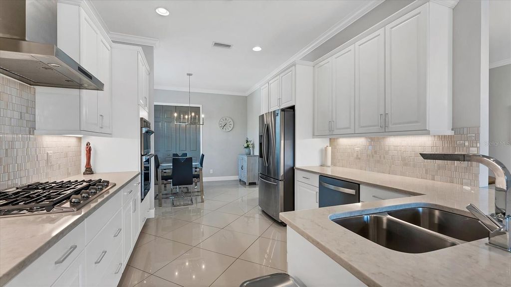 Image 21 of property listing at 6204 TROPHY LANE, Bradenton, FL 34210