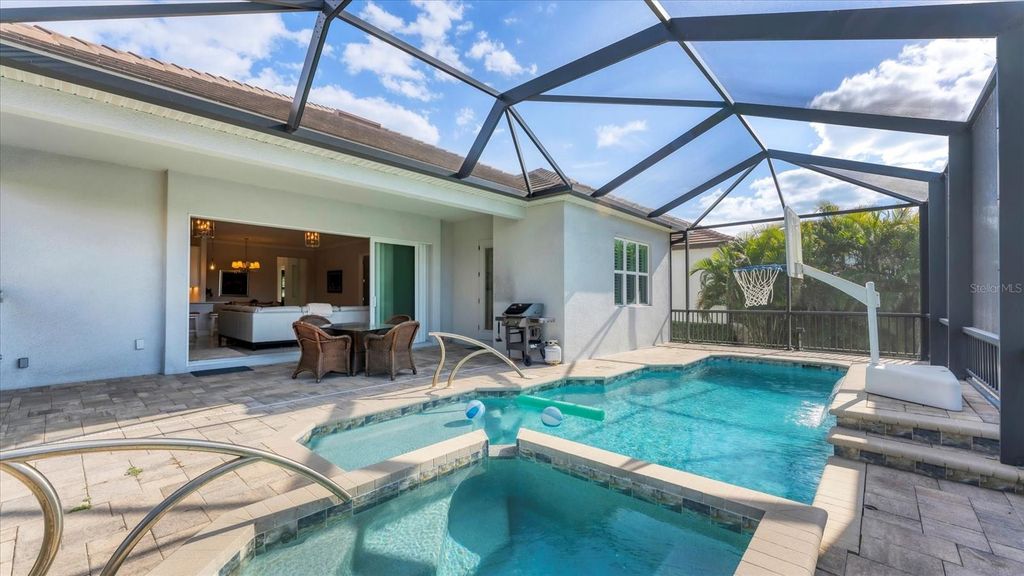 Image 39 of property listing at 6204 TROPHY LANE, Bradenton, FL 34210