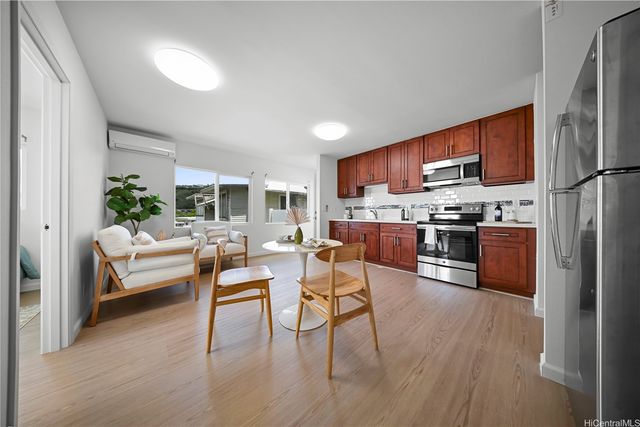 1633 10th Avenue Apt B, Honolulu, HI 96816