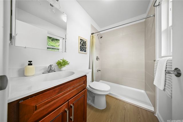 1633 10th Avenue Apt B, Honolulu, HI 96816