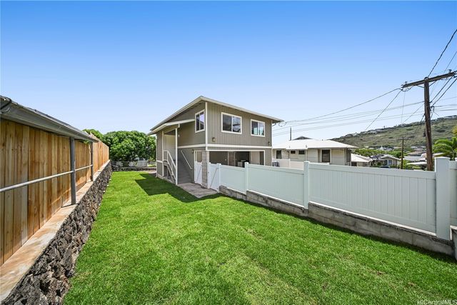 1633 10th Avenue Apt B, Honolulu, HI 96816