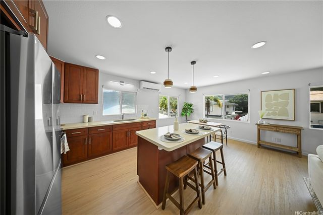 1633 10th Avenue Apt B, Honolulu, HI 96816