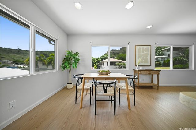 1633 10th Avenue Apt B, Honolulu, HI 96816