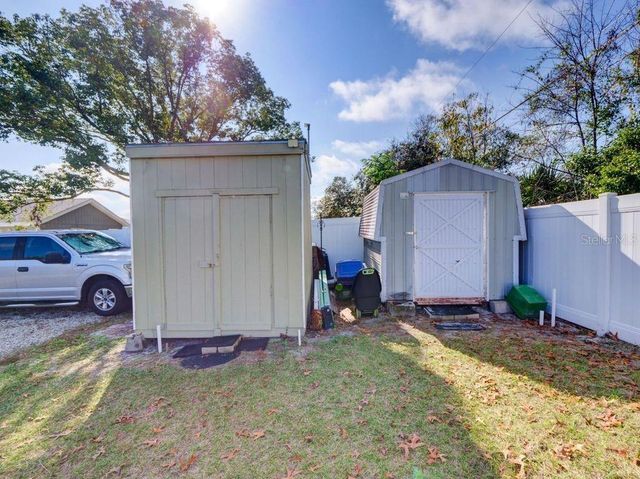 698 COLCHESTER AVENUE, Deltona, FL 32738