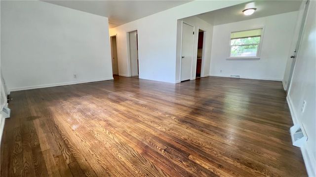 204 N Park Drive, Belton, MO 64012