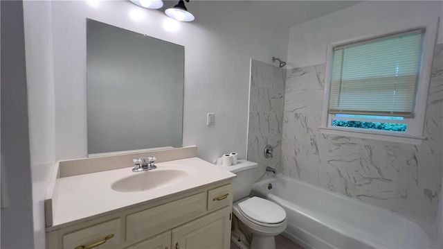 204 N Park Drive, Belton, MO 64012