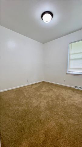 204 N Park Drive, Belton, MO 64012