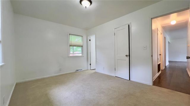 204 N Park Drive, Belton, MO 64012