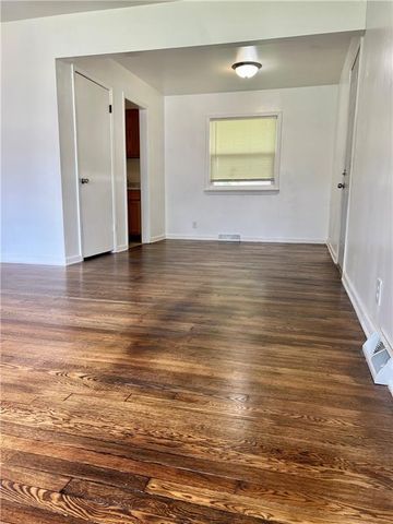 204 N Park Drive, Belton, MO 64012