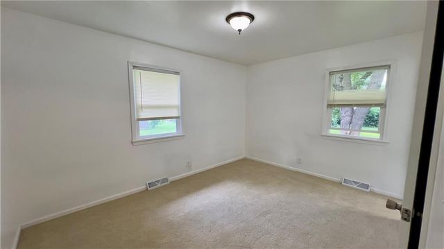 204 N Park Drive, Belton, MO 64012