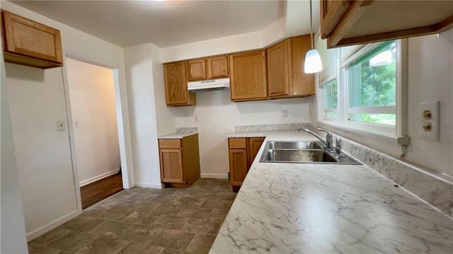204 N Park Drive, Belton, MO 64012