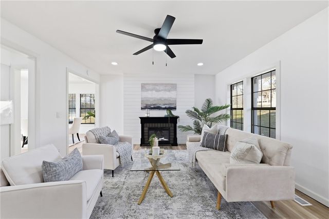 578 County Road 227, Eureka Springs, AR 72631