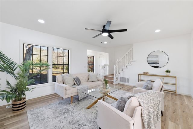 578 County Road 227, Eureka Springs, AR 72631