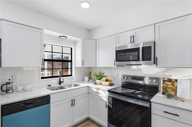 578 County Road 227, Eureka Springs, AR 72631