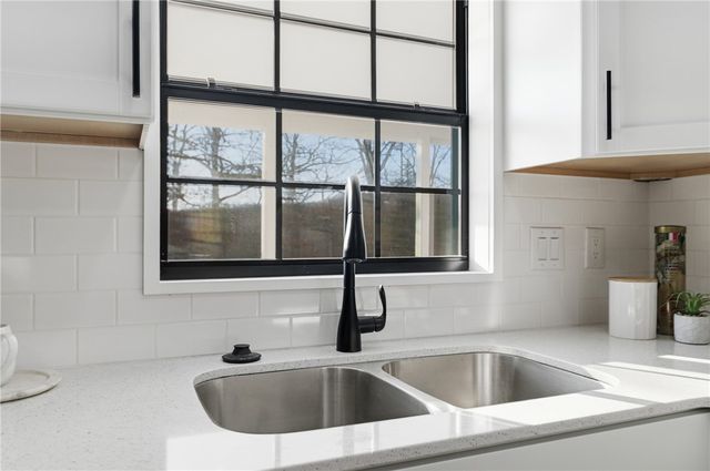 578 County Road 227, Eureka Springs, AR 72631