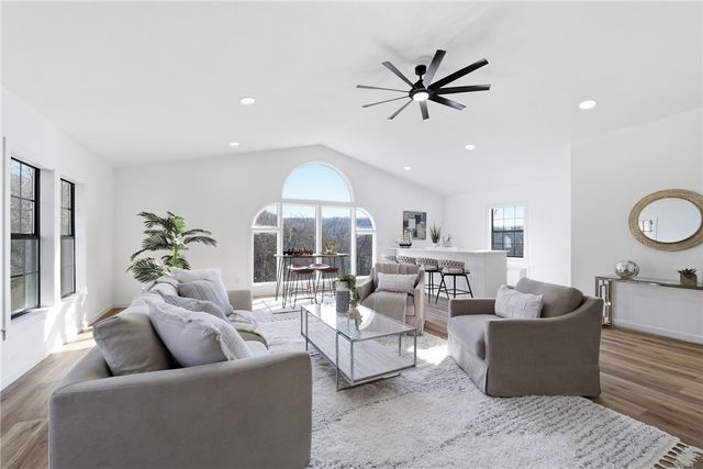 578 County Road 227, Eureka Springs, AR 72631