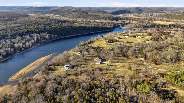 578 County Road 227, Eureka Springs, AR 72631